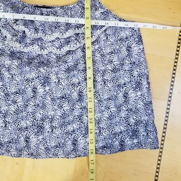 NWT! Banana Republic Blue White Mottled Print Scalloped Ruffle Tank Petite Small - Picture 9 of 9